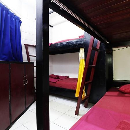 Neo Moritz Homestay Бандунг Экстерьер фото