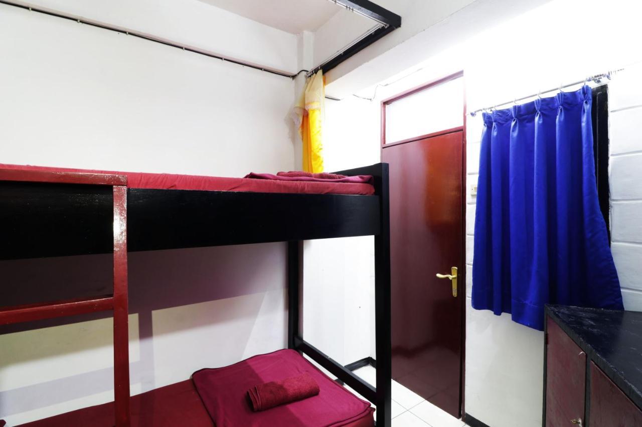 Neo Moritz Homestay Бандунг Экстерьер фото