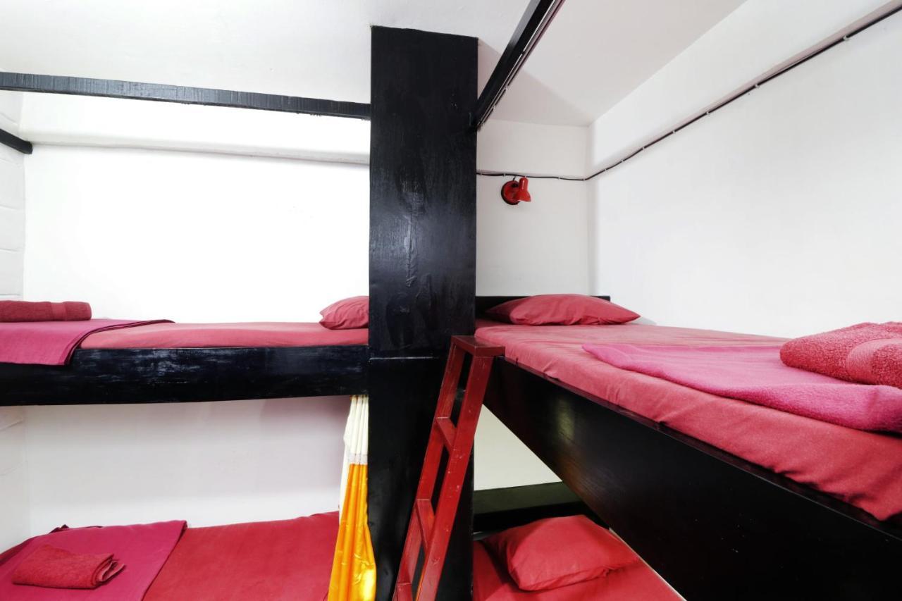 Neo Moritz Homestay Бандунг Экстерьер фото