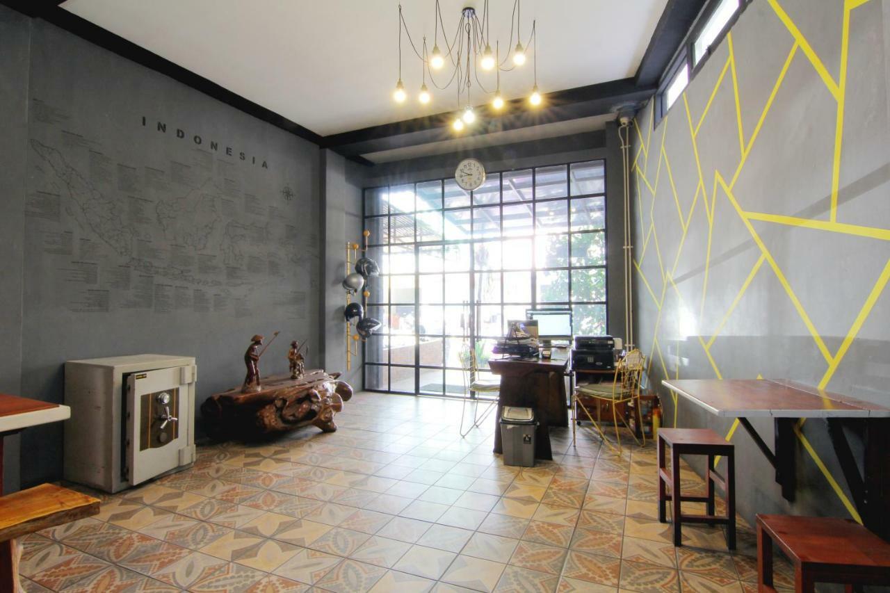 Neo Moritz Homestay Бандунг Экстерьер фото